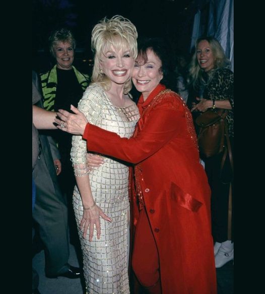 Dolly Parton’s Secret Weapon: How Loretta Lynn Lit the Fuse for Dolly’s ...